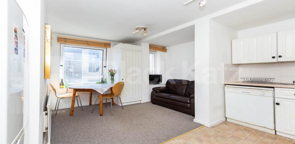 Two double bedrooms modern kitchen & bathroom mis to Marylebone Station.  Boldero Place, Marylebone